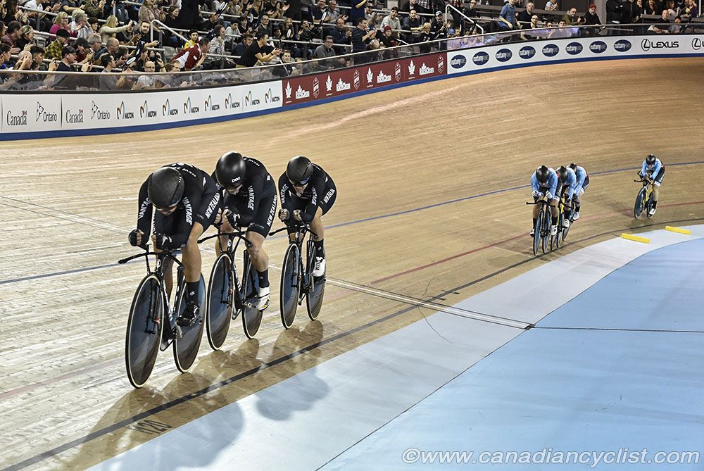 Women Team Pursuit - Canada about to catch New Zealand