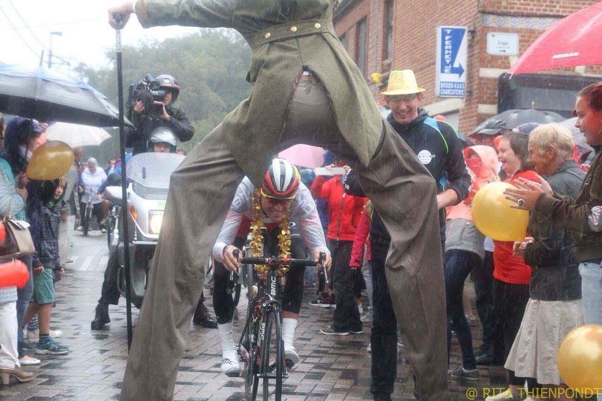 Greg Van Avermaet rides into Hamme-Zogge
