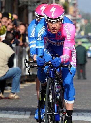 Damiano Cunego leads his companion