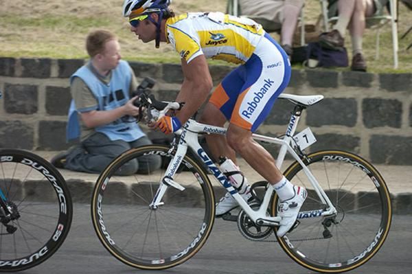 Series leader Michael Matthews (Urban) accelerates out of a corner in Geelong. Matthews remains in the overall lead with one stage remaining.