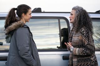 MARGARET QUALLEY as ALEX and ANDIE MACDOWELL as PAULA in episode 106 of MAID