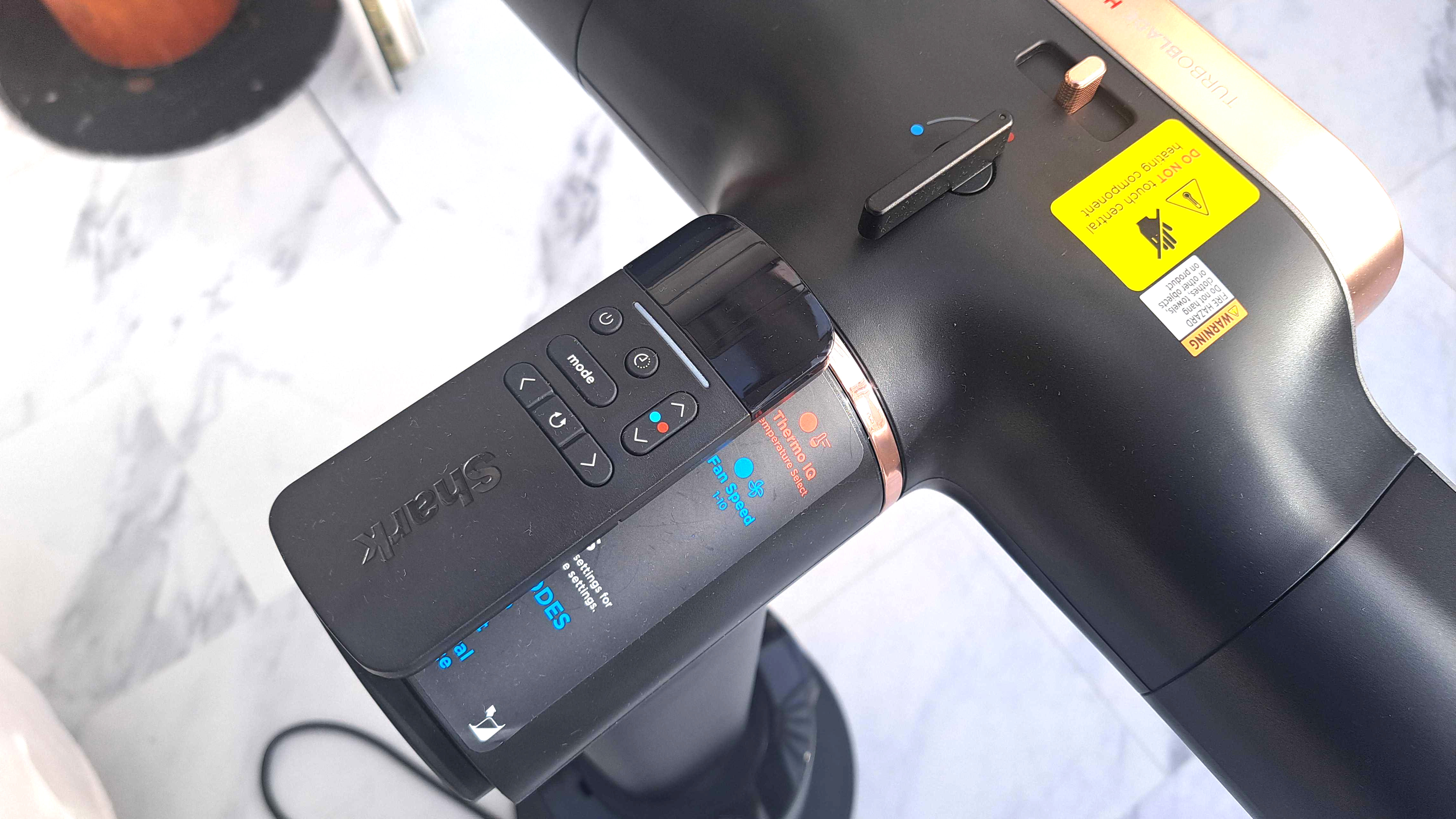 Shark Turboblade Cool + Heat magnetic remote control dock