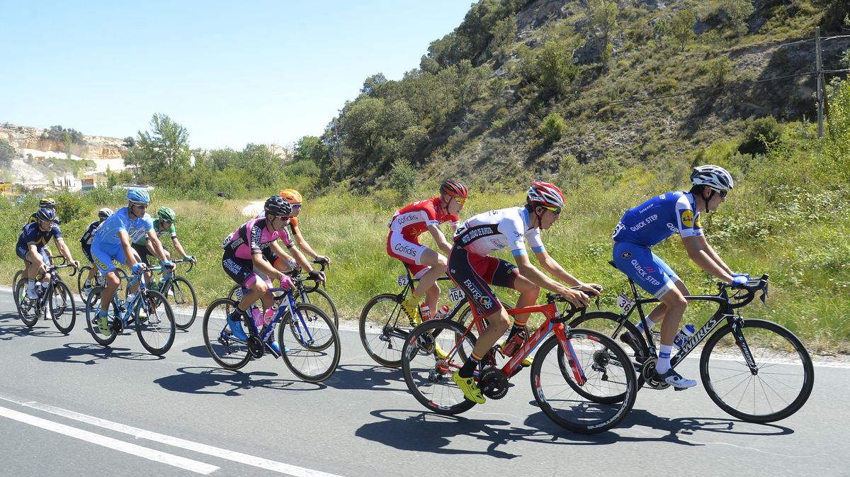 Pieter Serry (Quick-Step Floors) at the head of the peloton