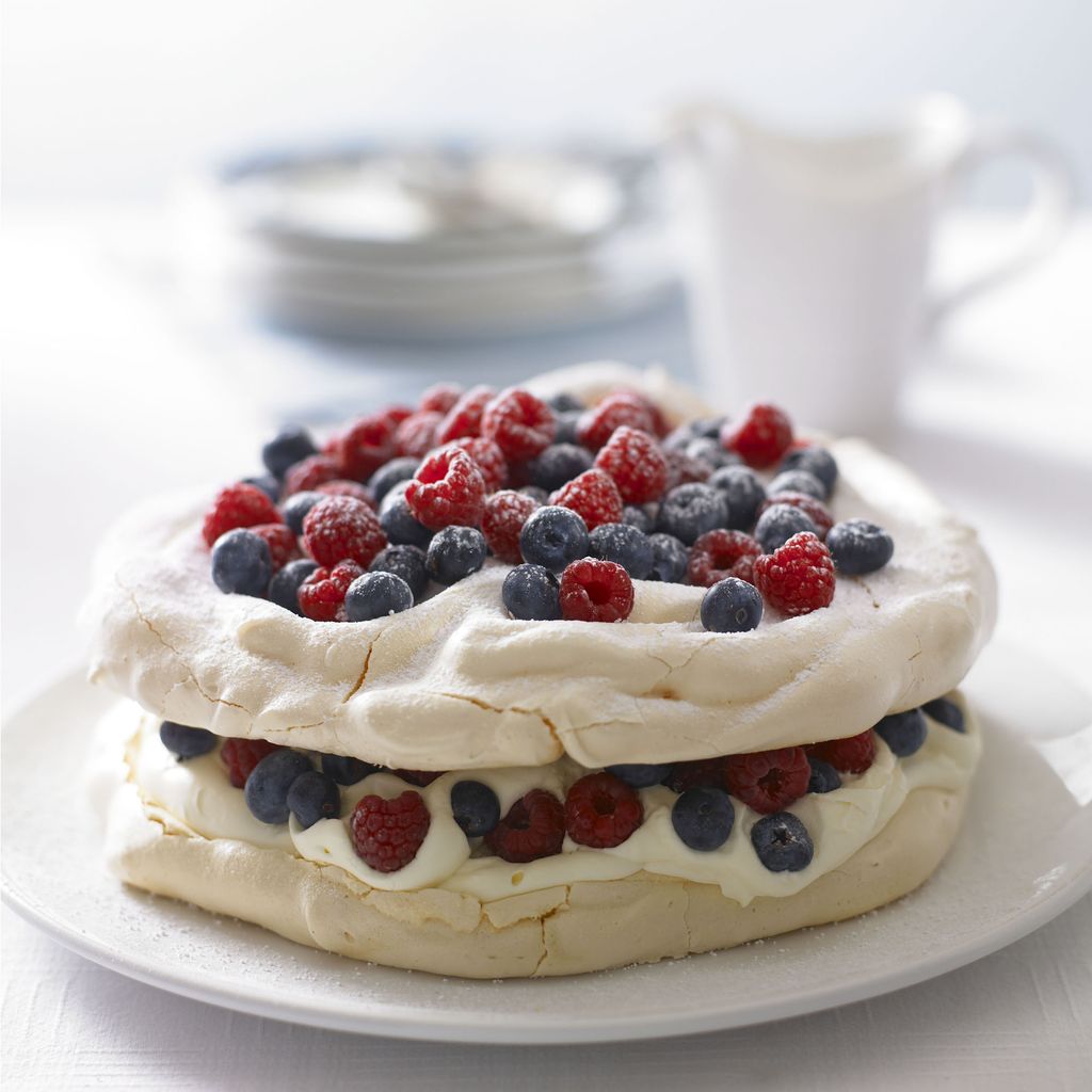 Pavlova recipe: How to make a show-stopping pavlova | Dessert Recipes ...