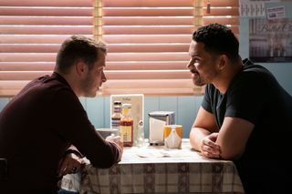 Ben meets Tubbs and tells him his new business plans in Eastenders