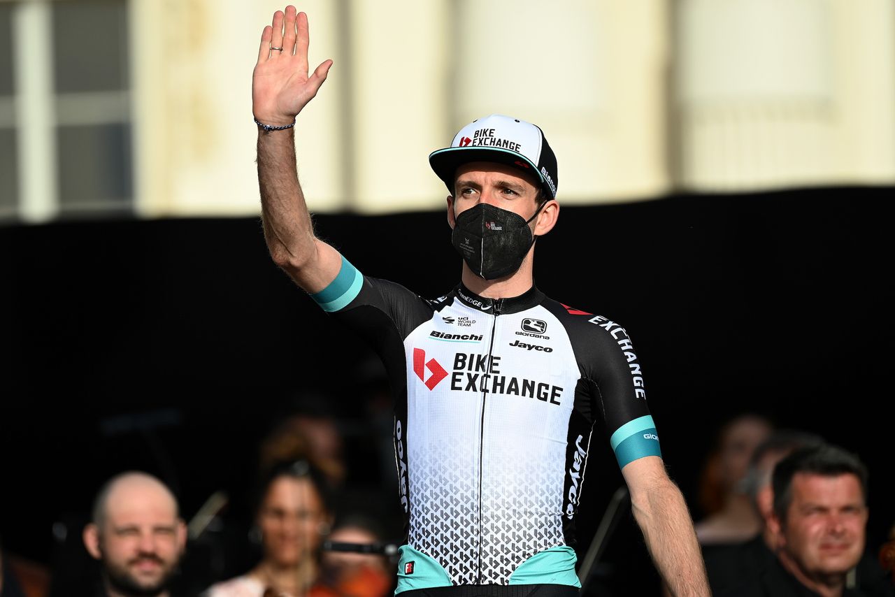 Simon Yates waves to the crowd at Giro d&#039;Italia 2021 team presentation