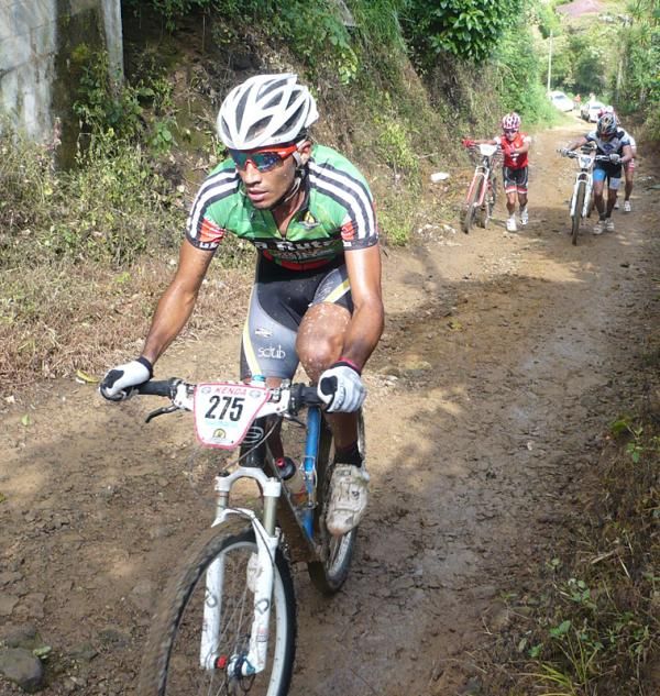 Eddy Ramirez on a climb
