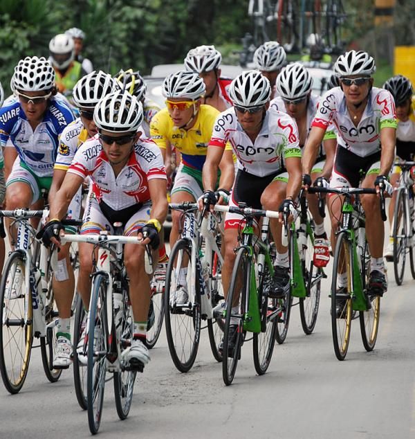 Race leader Sergio Luis Henao (Ind Ant-Idea-Fla-Lot De Medellin) is tucked into the peloton.