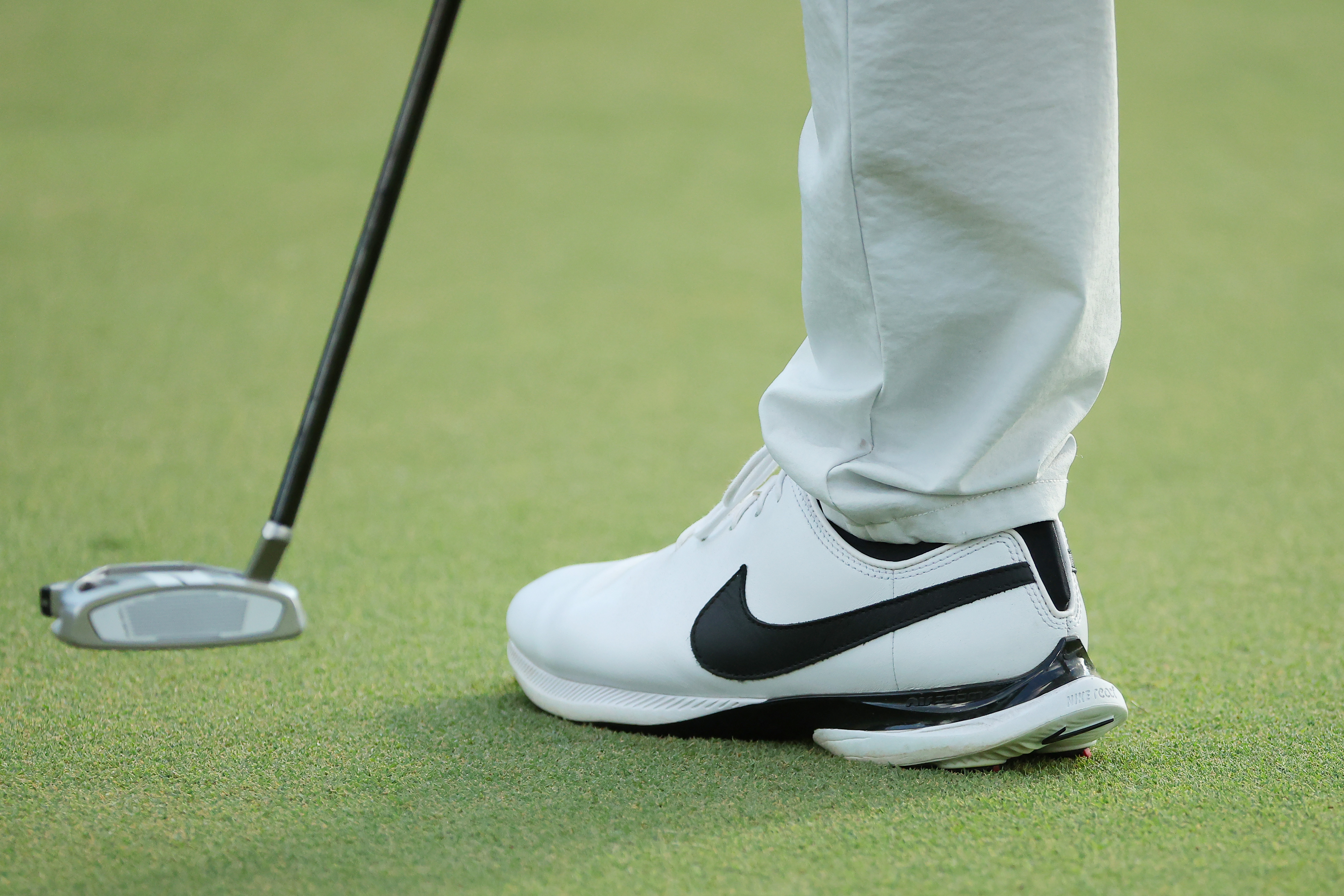 nike air victory tour 2 golf shoes
