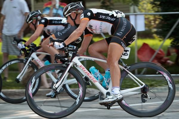 Robin Farina (NOW and Novartis) leans through a turn.
