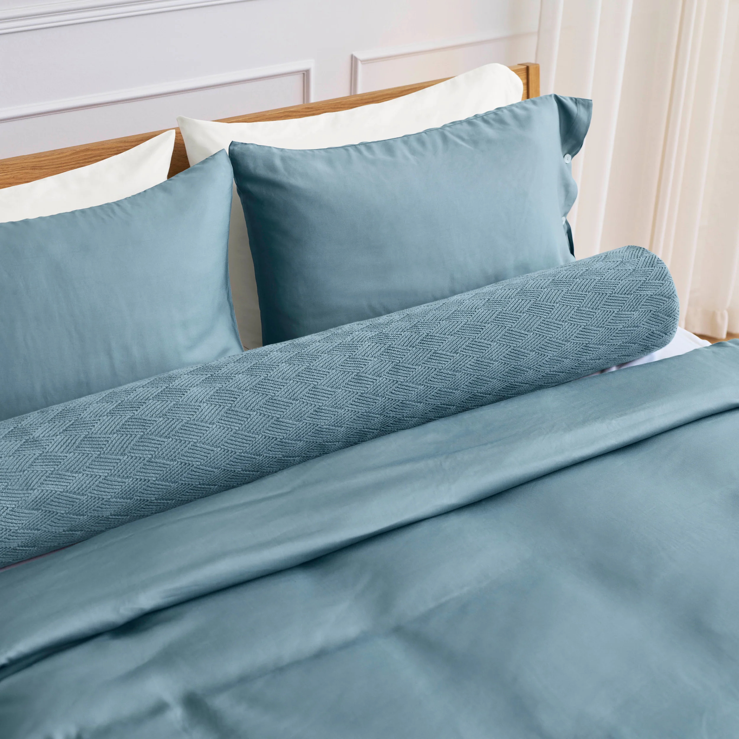 Bearaby Second Skin sheets in blue