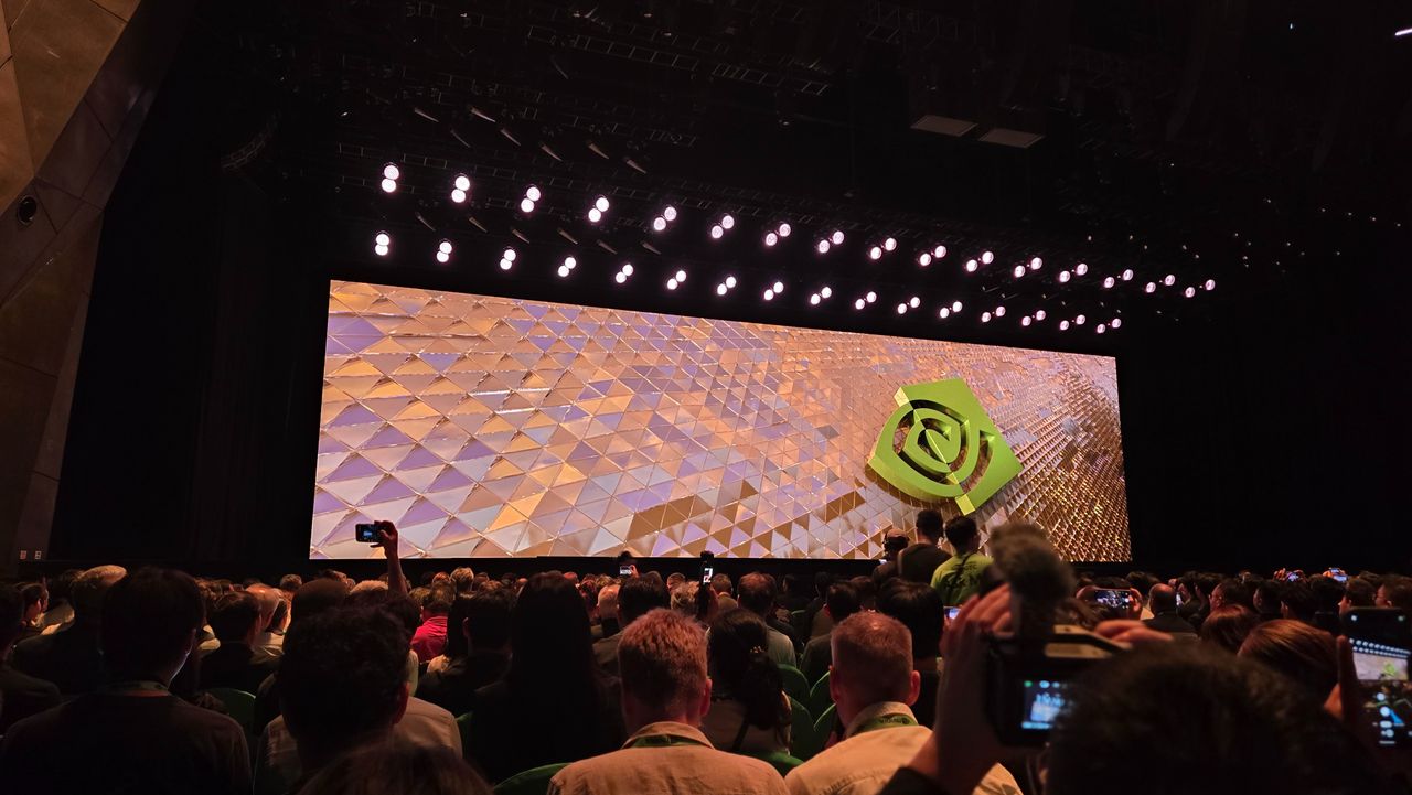 Nvidia prezentuje NeMo Switchyard — router AI obiecujący 74% oszczędności kosztów