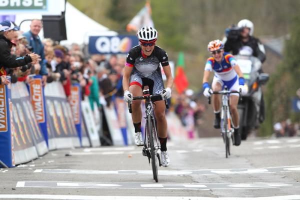 Evelyn Stevens (Specialized - lululemon) has time to enjoy her win