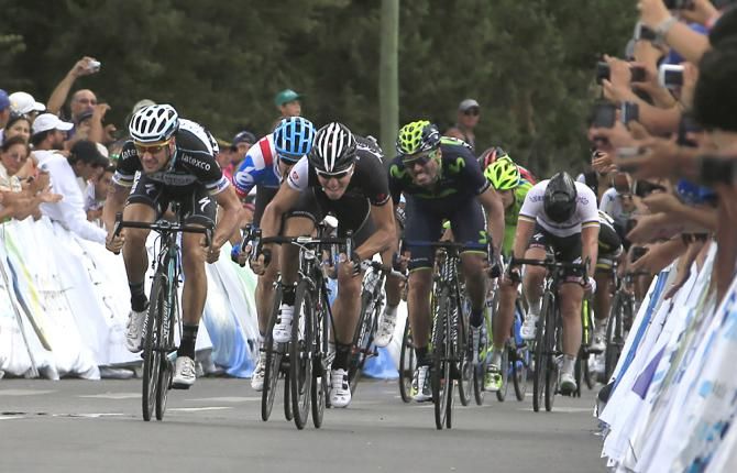 Tom Boonen (Omega Pharma-Quickstep) fades and Giacomo Nizzolo (Trek) comes past for the win