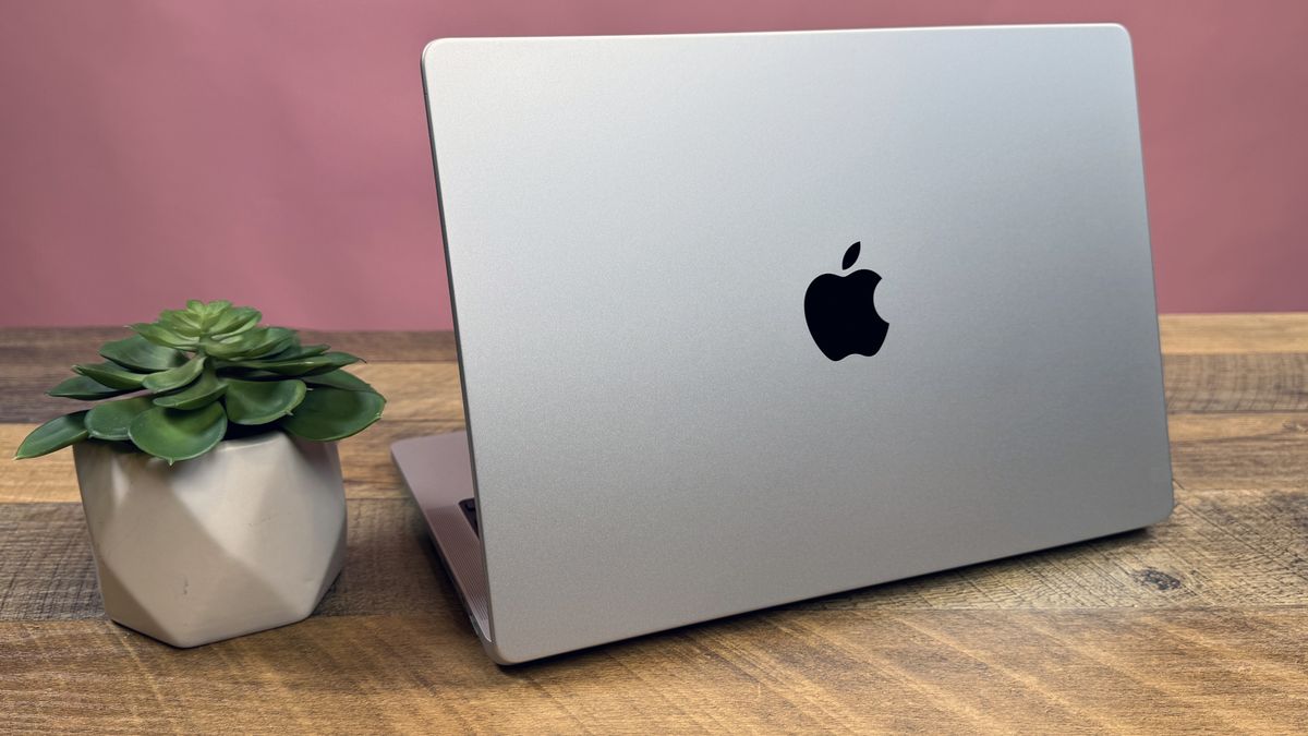 MacBook Pro 14 (M5 Max)