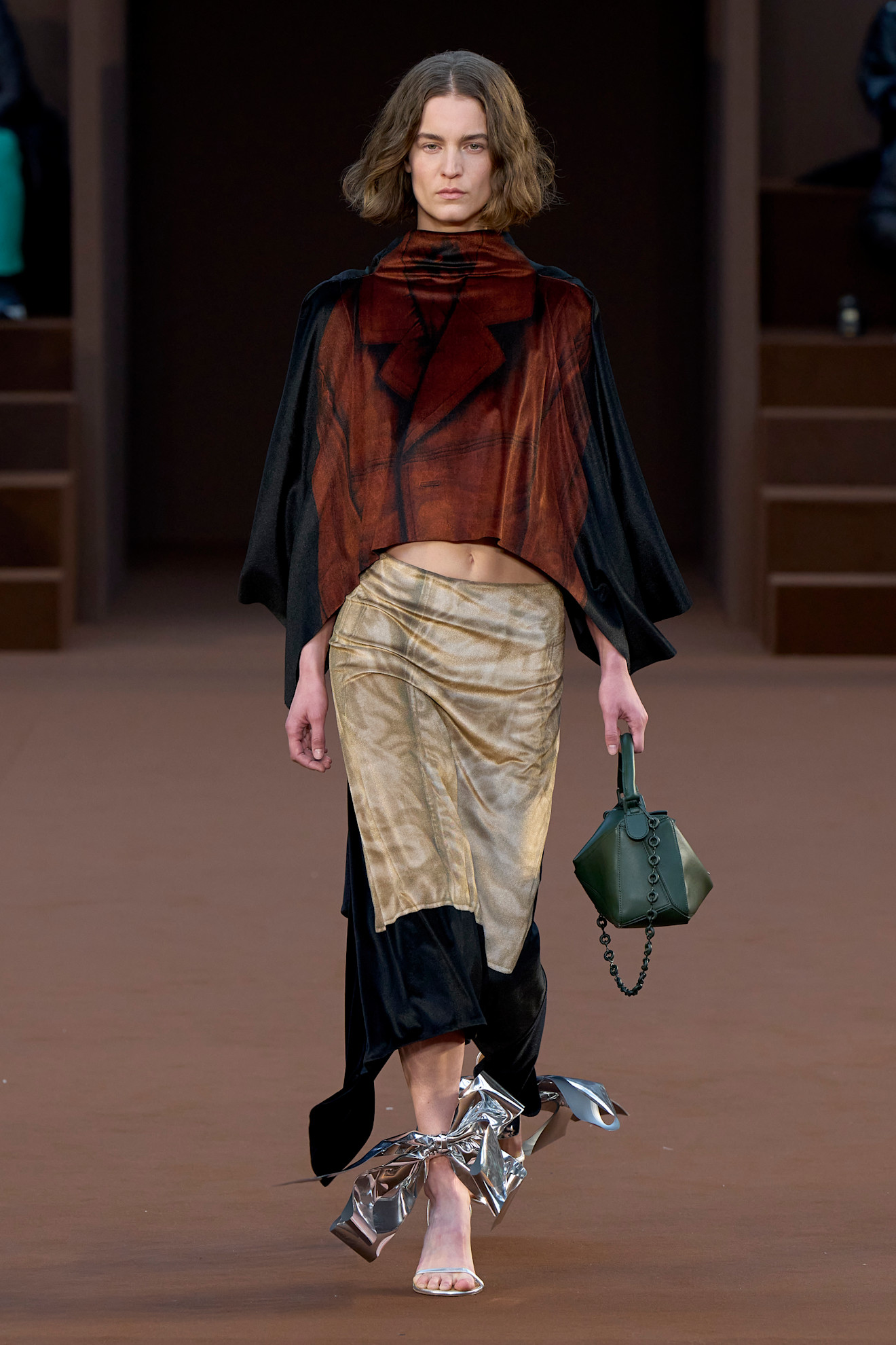 An image of the Loewe Puzzle bag on the brand's autumn/winter 2022 runway.