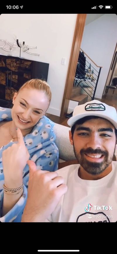 Do Sophie Turner and Joe Jonas Have a 'Game of Thrones' Castle? | Marie ...