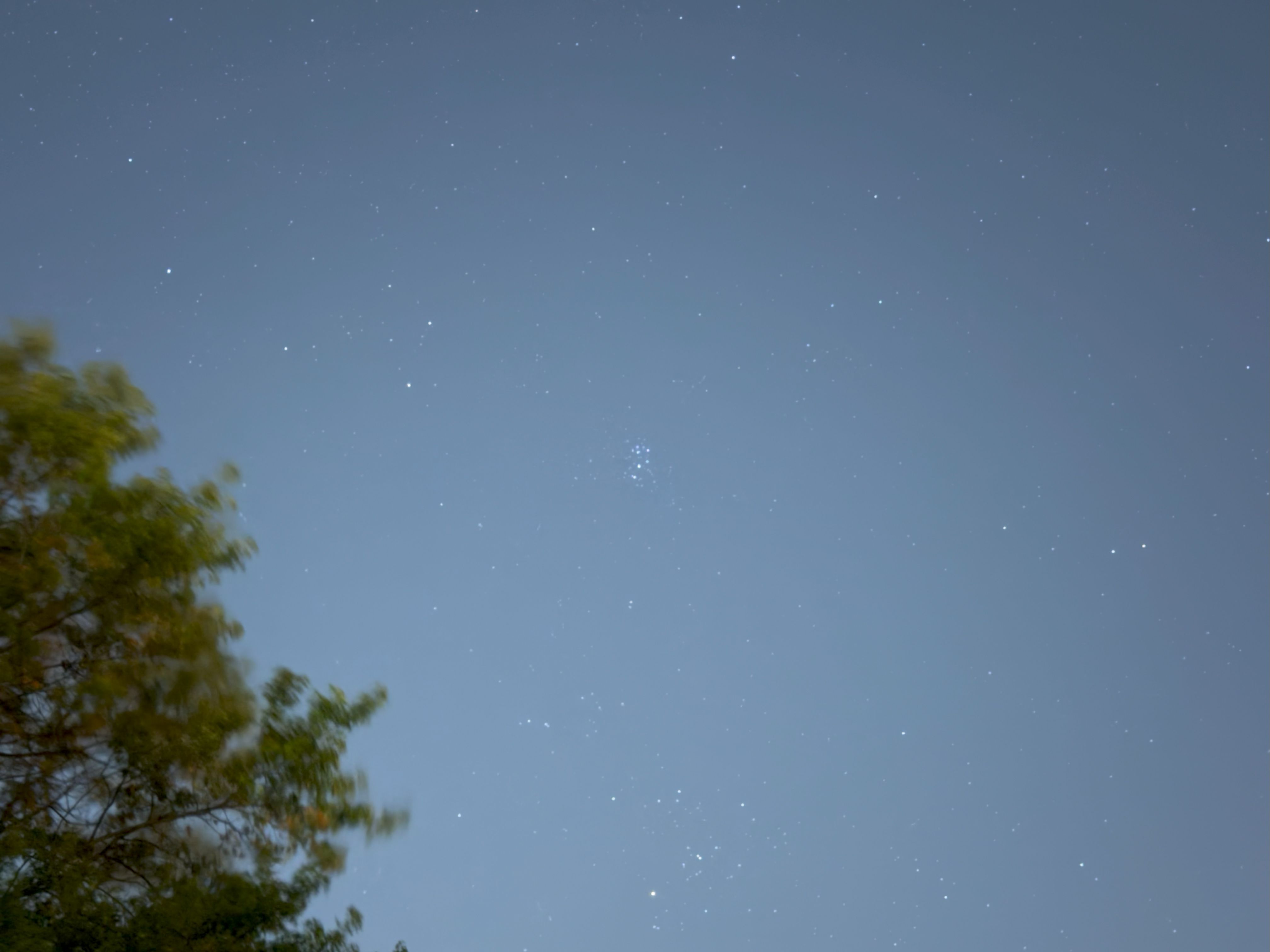 Apple iPhone 17 Pro astrophotography the Pleiades.
