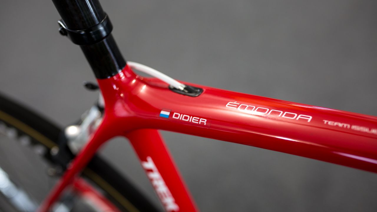 Colour coordinated cable housing and decals