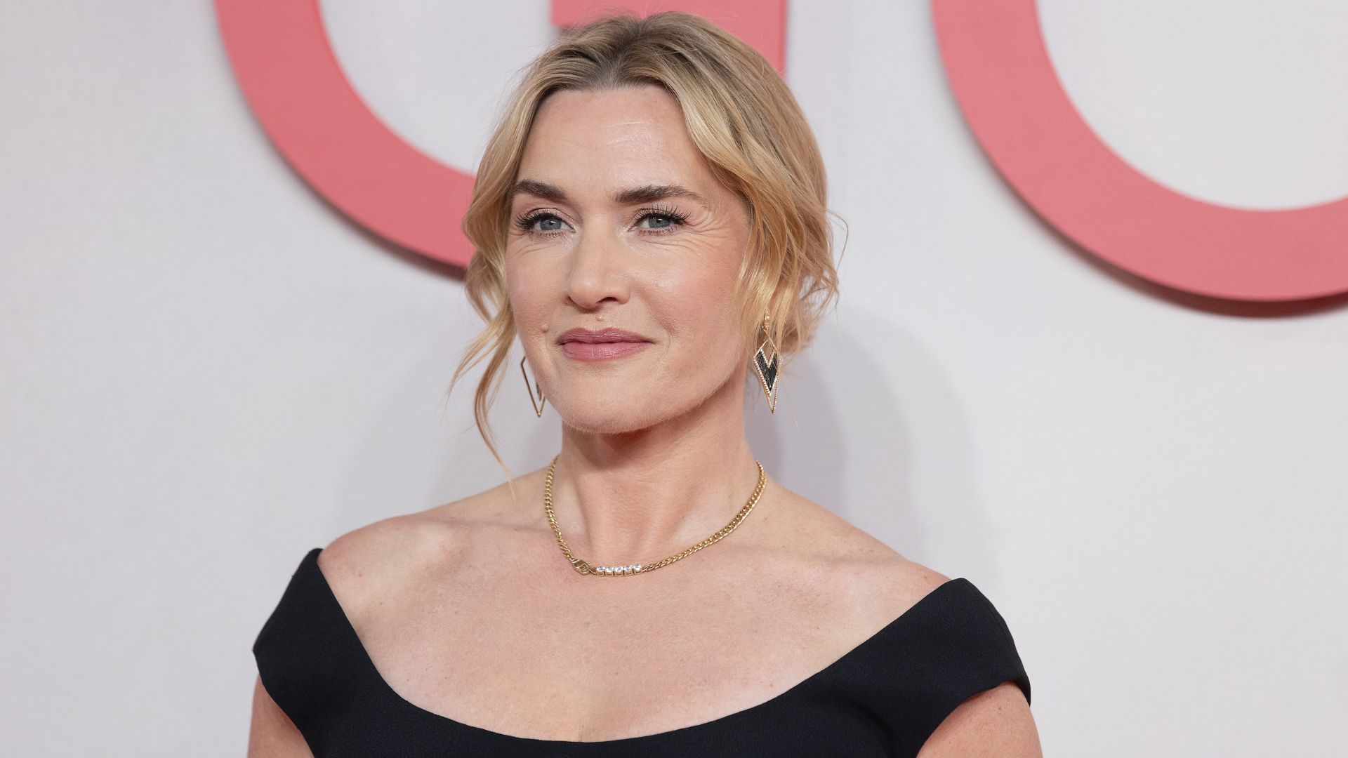  Kate Winslet attends the "Goodbye June" World Premiere at the Curzon Mayfair on December 3, 2025 in London, England