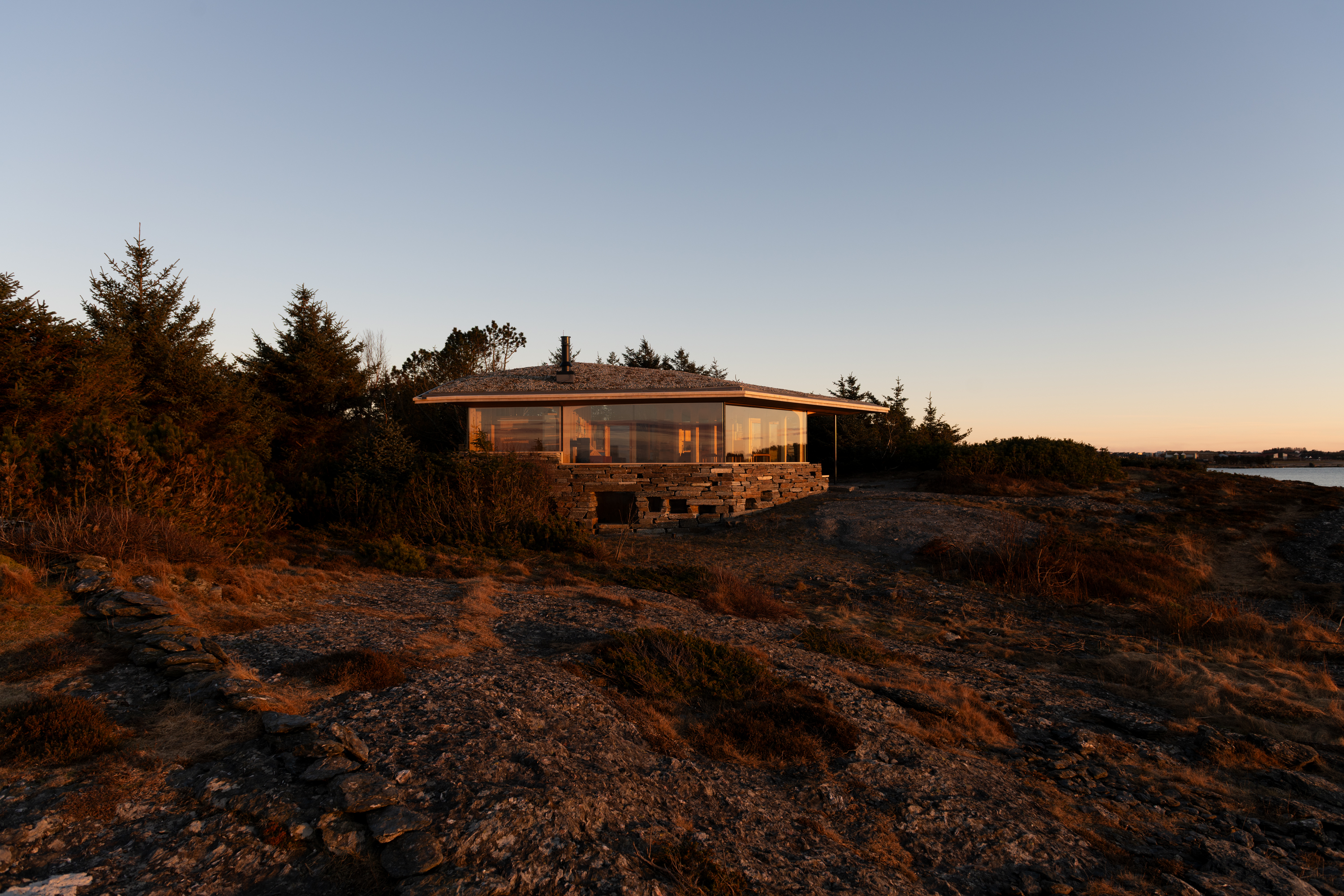 A Norwegian cabin built like a Viking hull, figure 2