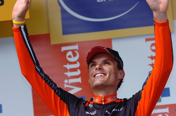 Luis Leon S&aacute;nchez (Caisse d'Epargne) enjoys his podium time.