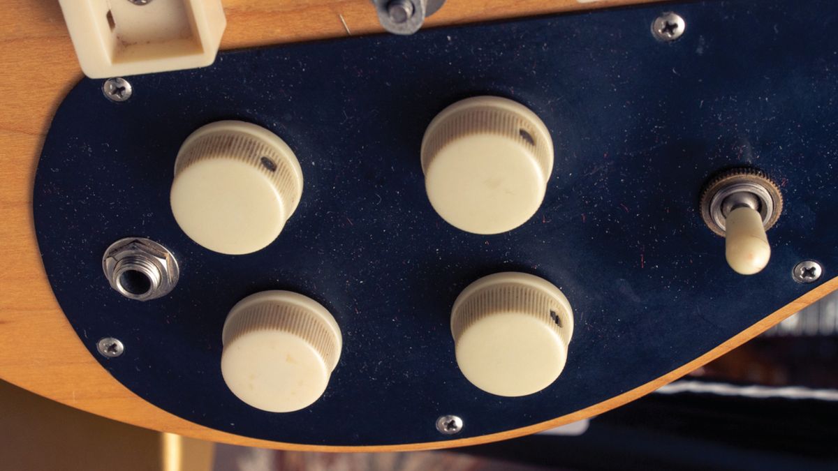 1960 Carvin 3-SGB knobs