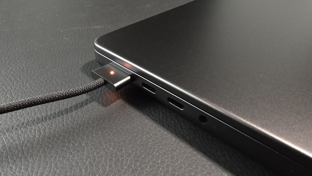 Apple MacBook Pro 14-inch (M5, 2025) in recording studio