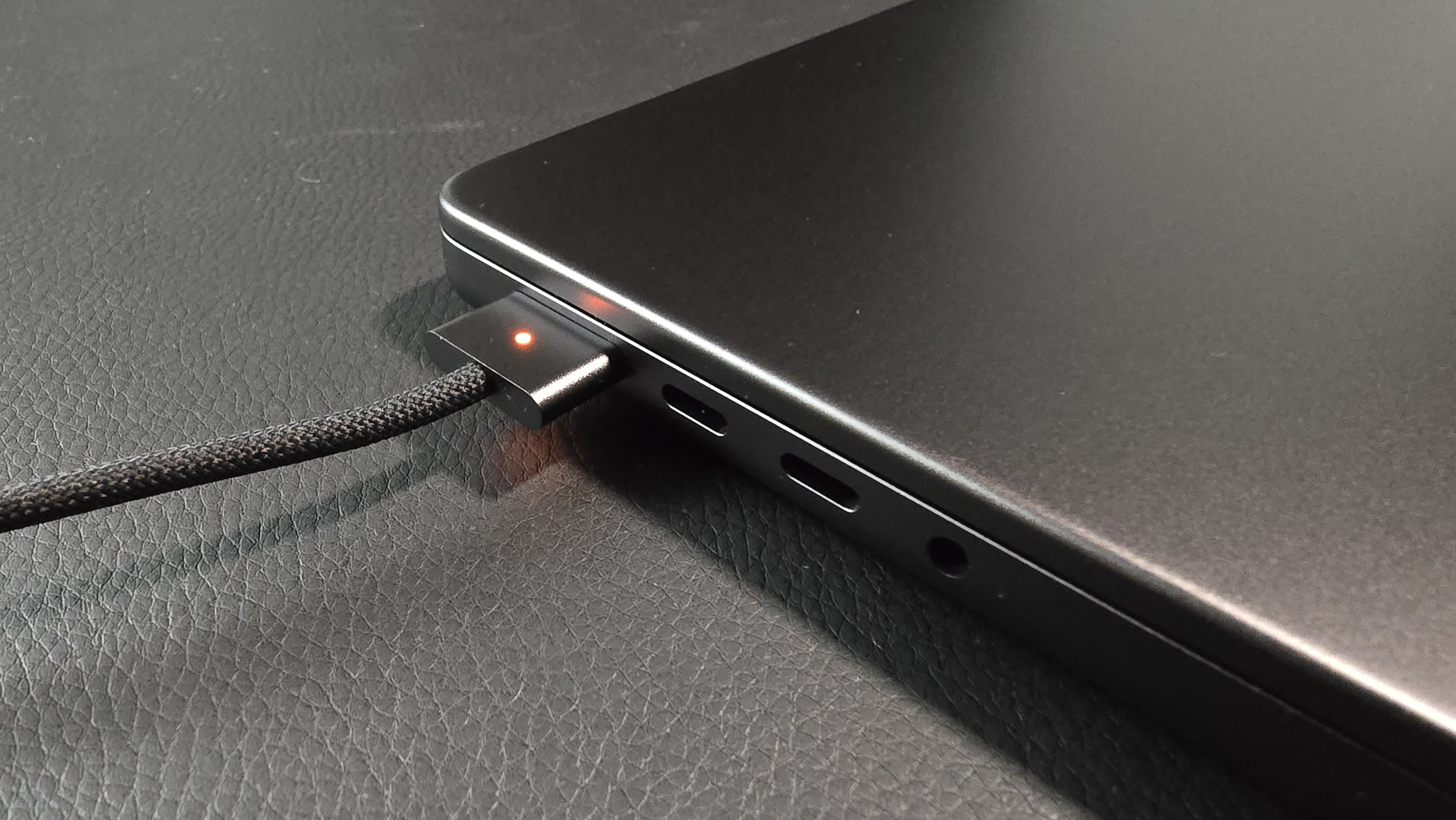Apple MacBook Pro 14-inch (M5, 2025) in recording studio