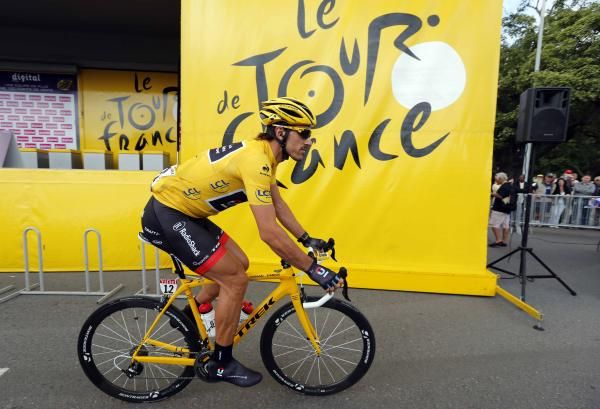 Fabian Cancellara (RadioShack-Nissan) rides to the start.