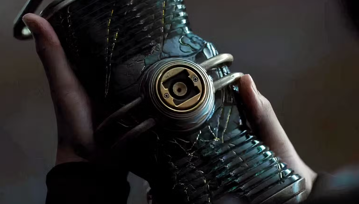 a green and gold magic superhero lamp