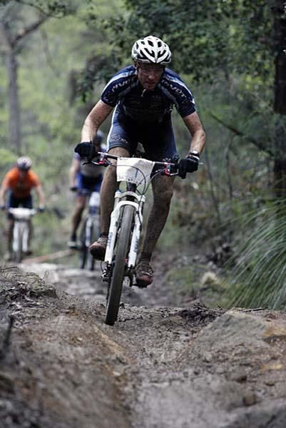 Jason English leads the elite field.