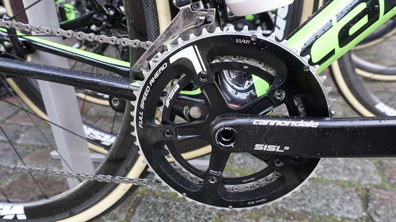 Vanmarcke's mechanics removed the Dutchman's power meter with only a few minutes before the race began in an attempt to get bike weight down. The decision brought the bike weight down to 6.81kg
