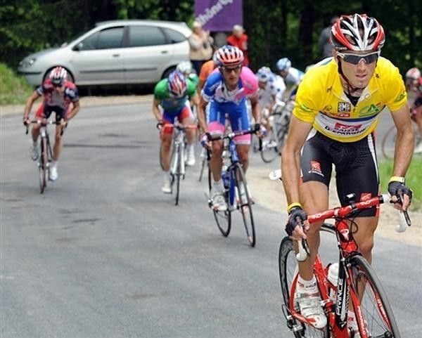 Valverde responded to the attacks and finally got away with Evans.