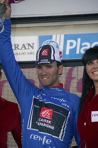 Alejandro Valverde (Caisse d'Epargne) in the points jersey.