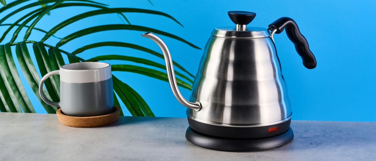 hario v60 buono gooseneck kettle, a stainless steel kettle with electric base, handle, and gooseneck spout, for specialty coffee