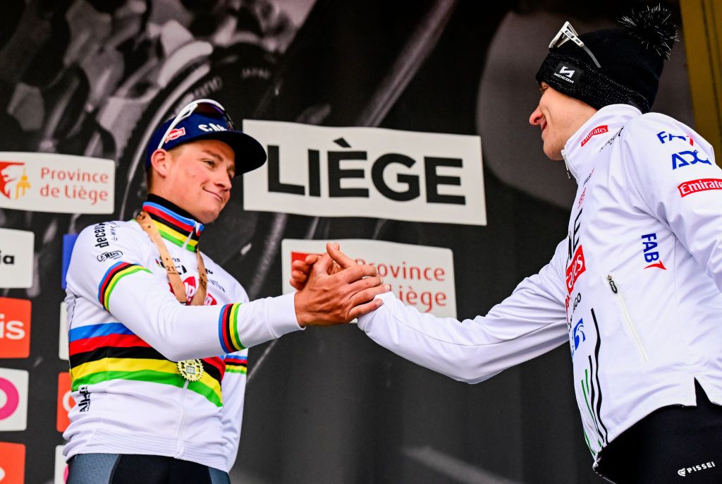 “Bahkan dengan kebugaran terbaik saya, akan sulit untuk mengikuti Tadej” – Mathieu van der Poel di podium di Liège