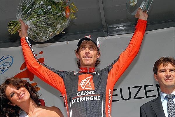 A happy Gutierrez received the trophy for the lead in the team.