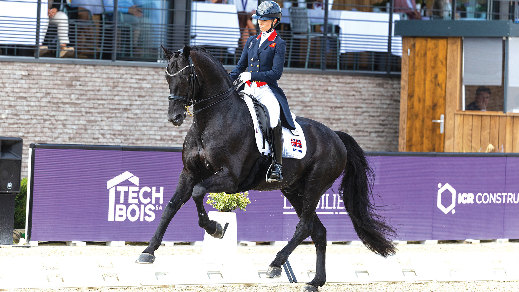 Lottie Fry riding Glamourdale in canter