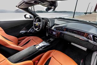 Ferrari 12Cilindri Spider interior