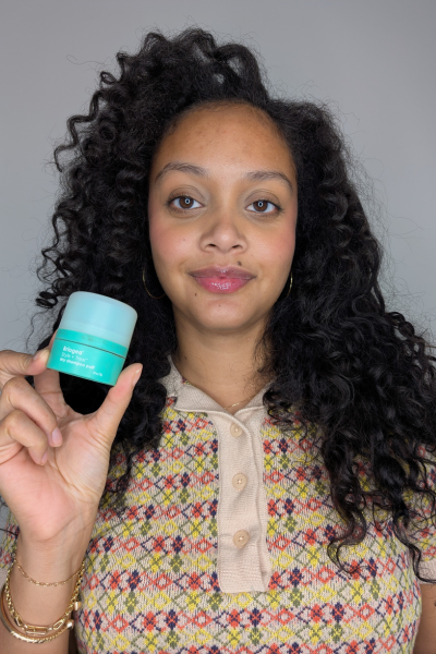 Photos of tester Shauna Beni-Haynes before and after using the Briogeo Style + Treat Dry Shampoo Puff