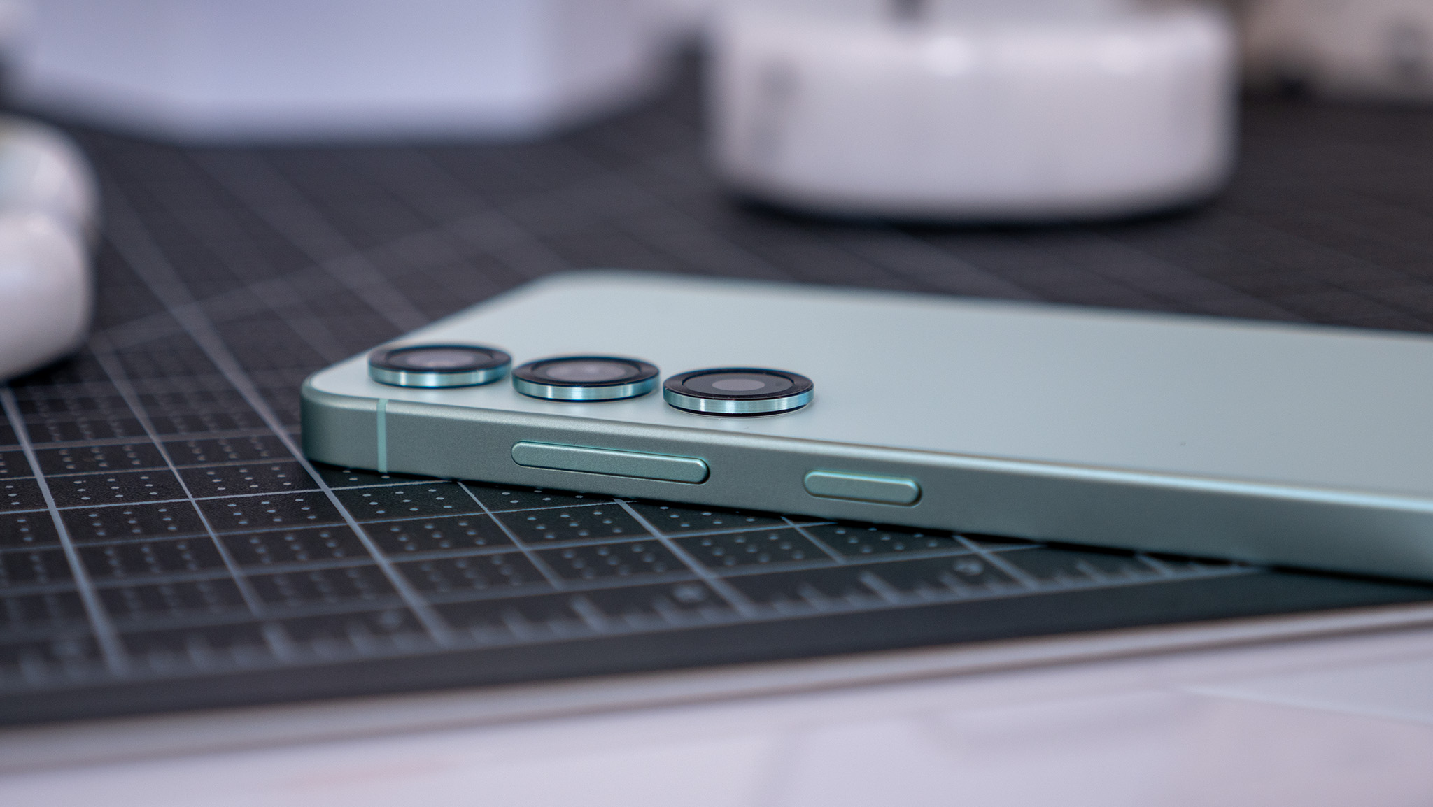 A close-up of the sdie buttons on the Samsung Galaxy S25 Plus