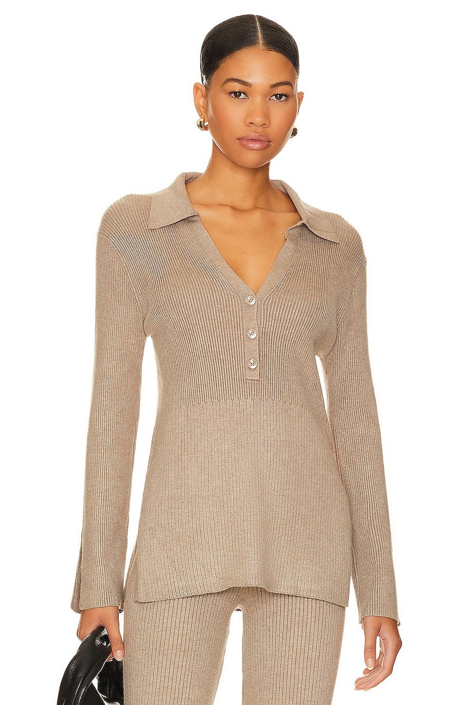 Sofia Richie’s Quiet Luxury Sweater Set Epitomizes Cozy-Chic Sofia Richie’s Quiet Luxury Sweater Set Epitomizes Cozy-Chic