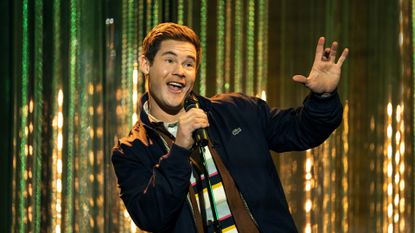 Bumper Allen (Adam Devine) singing in the Pitch Perfect Spinoff, Pitch Perfect: Bumper in Berlin