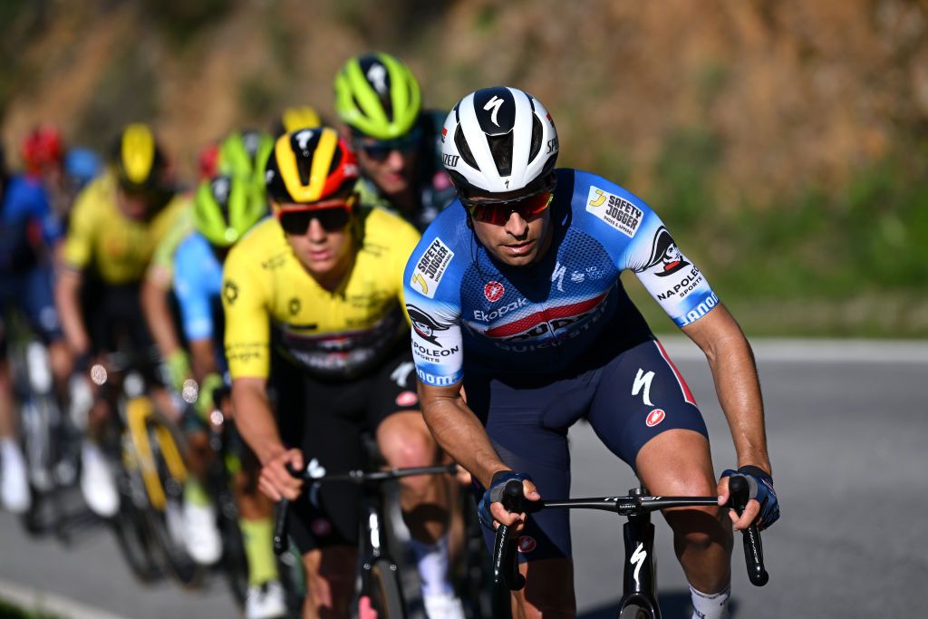 ALTO DO MALHAO PORTUGAL FEBRUARY 18 LR Remco Evenepoel of Belgium Yellow leader jersey and Mikel Landa of Spain and Team Soudal Quick Step compete during the 50th Volta ao Algarve em Bicicleta 2024 Stage 5 a 1658km stage from Faro to Alto do Malhao 514m on February 18 2024 in Alto do Malhao Portugal Photo by Dario BelingheriGetty Images
