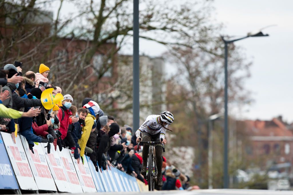 Dutch Lucinda Brand crosses the finish line of the womens elite race of the Urban Cross Kortrijk cyclocross cycling event on Saturday 27 November 2021 in Kortrijk the second stage in the X2O Badkamers Trofee Veldrijden competition BELGA PHOTO KRISTOF VAN ACCOM Photo by KRISTOF VAN ACCOMBELGA MAGAFP via Getty Images