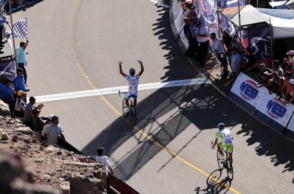 Jose Serpa (Androni-Giocattoli) takes victory at the Tour de San Luis.