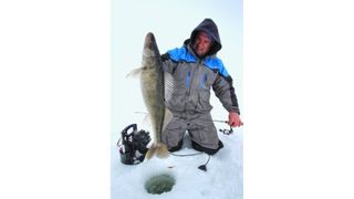 How to Jig for Walleye Ice fishing? [Beginners Guide]