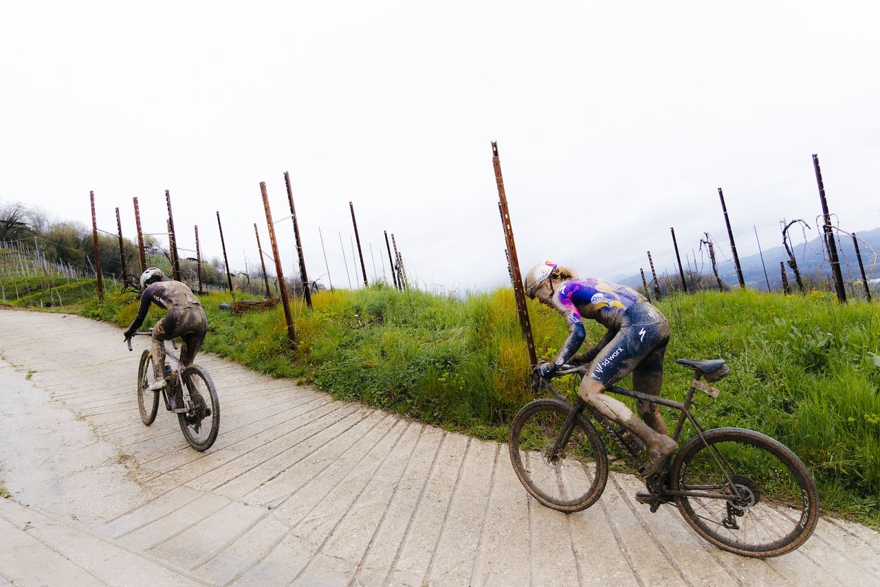 Geerike Schreurs marks women's leader Morgan Aguirre through vineyard