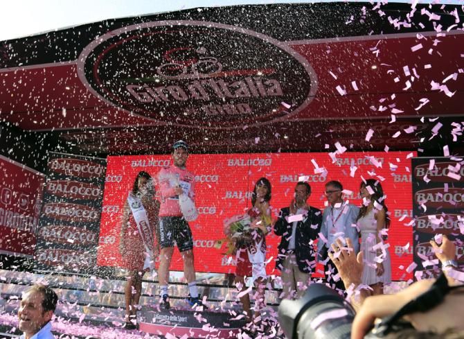 Mark Cavendish (Omega Pharma QuickStep) celebrates